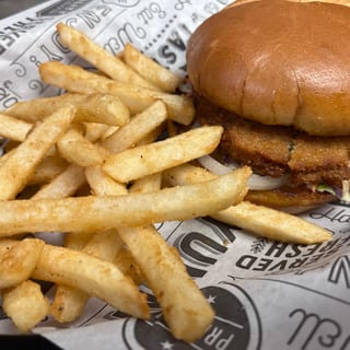 Crab Cake Sandwich + FRIES